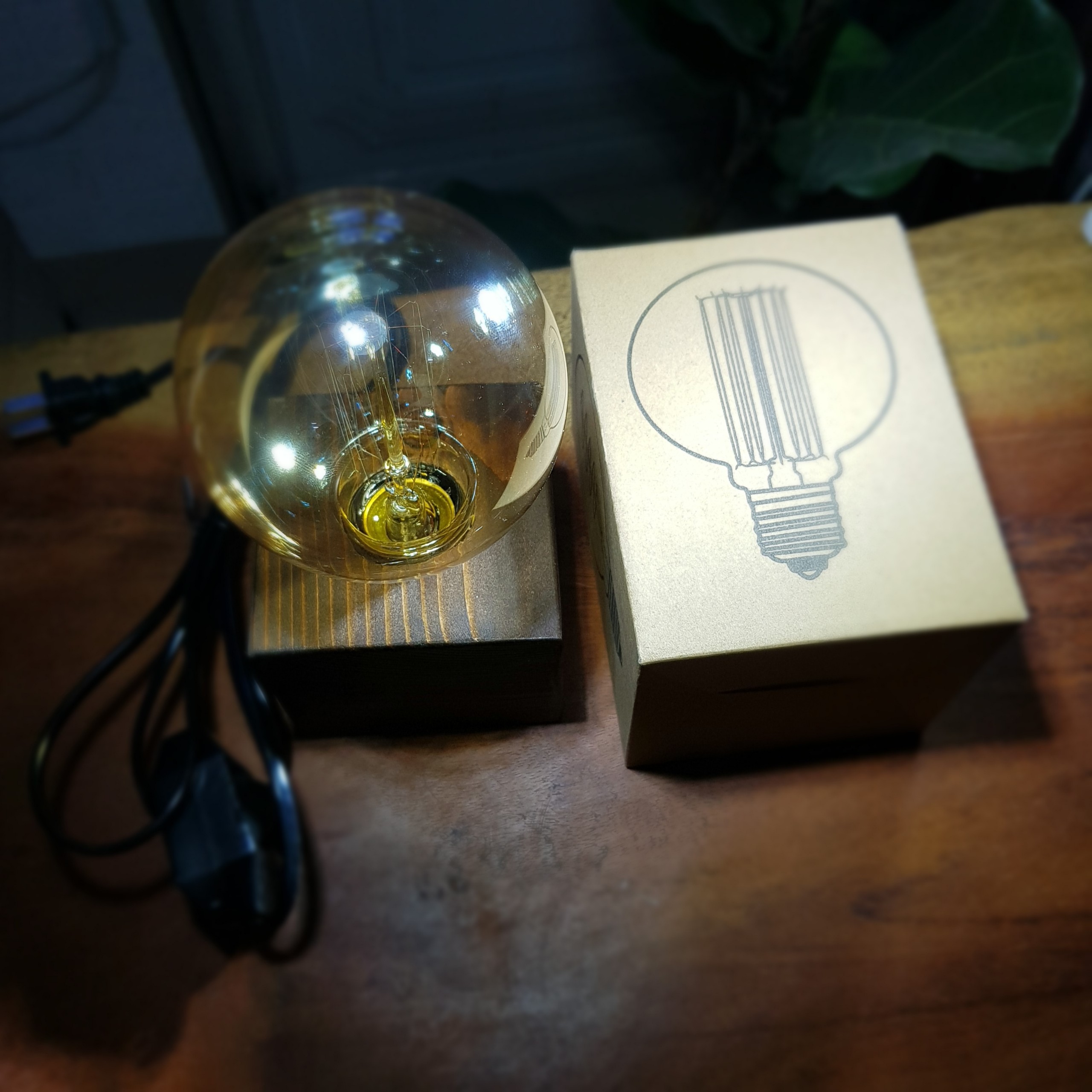 ĐÈN TRANG TRÍ EDISON RETRO CUBE SLEEK
