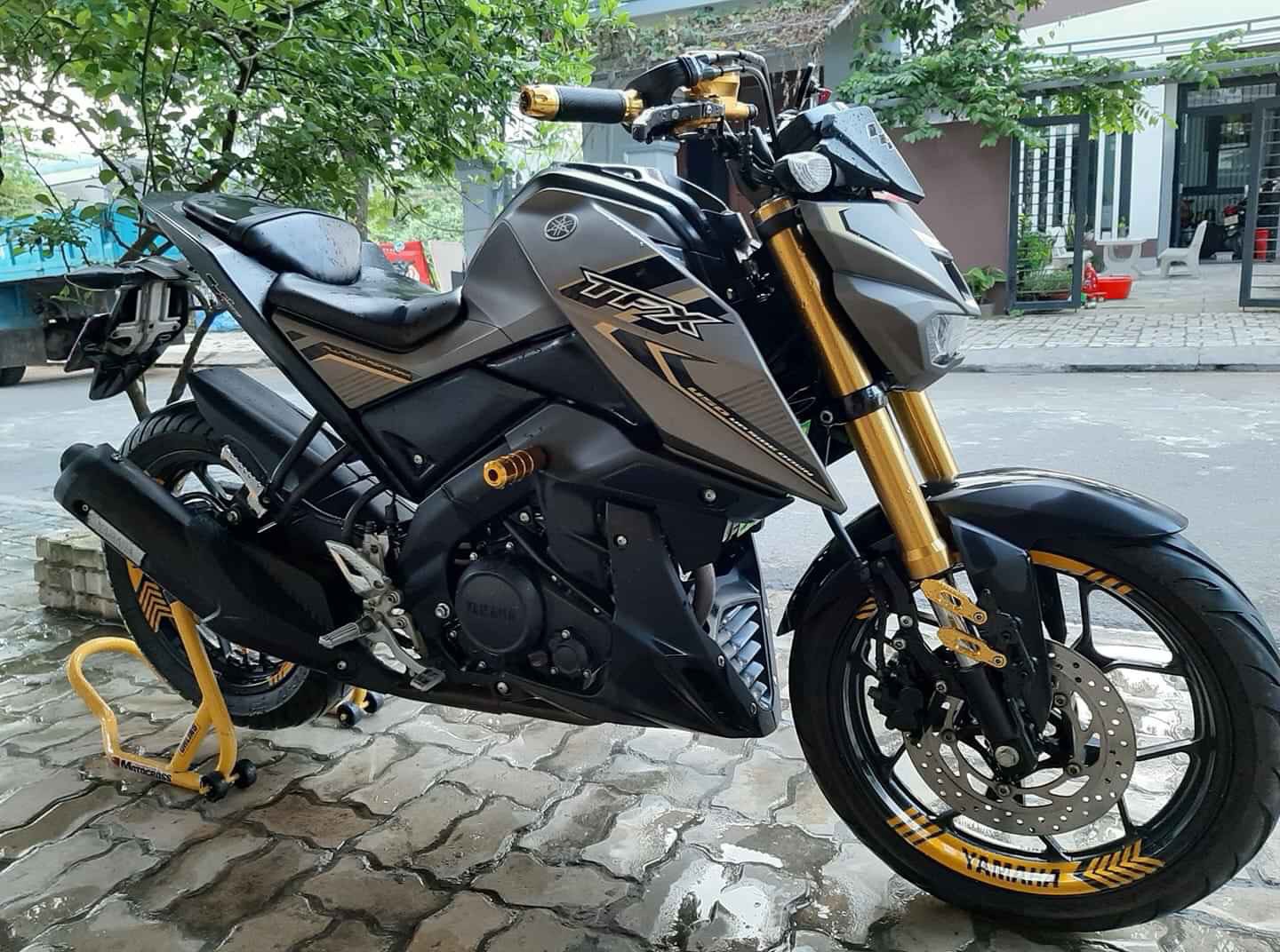 Ben nâng xe moto