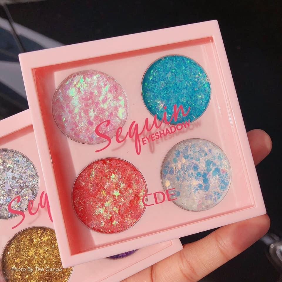 Offer tại Lazada cho BẢNG NHŨ MẮT KIM TUYẾN BEAUTY GLAZED 4 Ô PRESSED GLITTER Offer tại Lazada cho BẢNG NHŨ MẮT KIM TUYẾN BEAUTY GLAZED 4 Ô PRESSED GLITTER