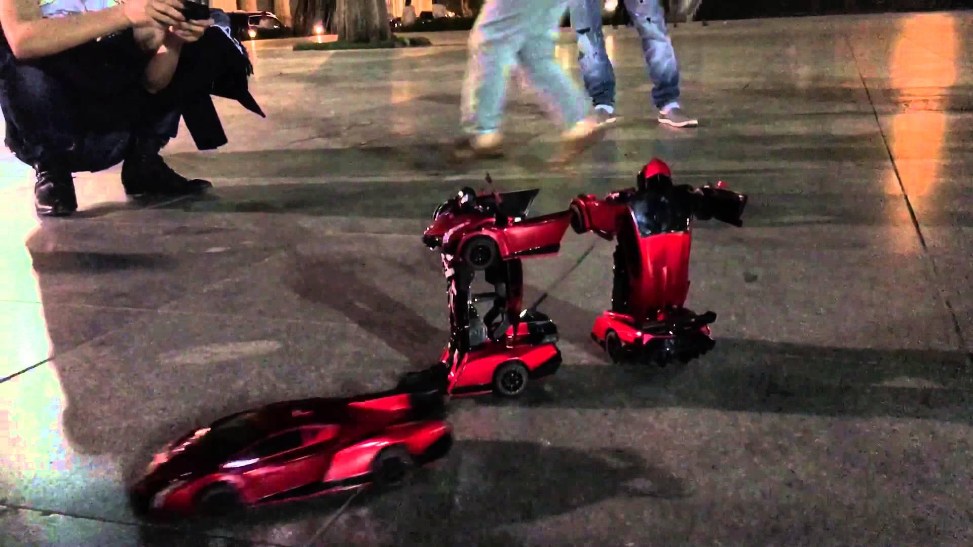 Ô tô điều khiển biến hình robot