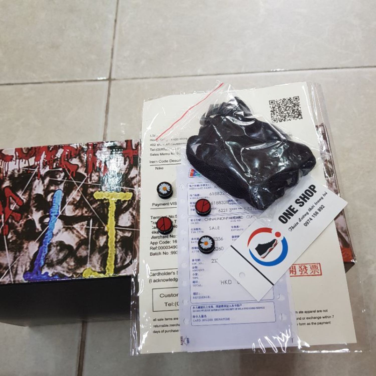 Giày thể thao hoa cúc đen tróc sơn R( full box, phụ kiện, freeship)