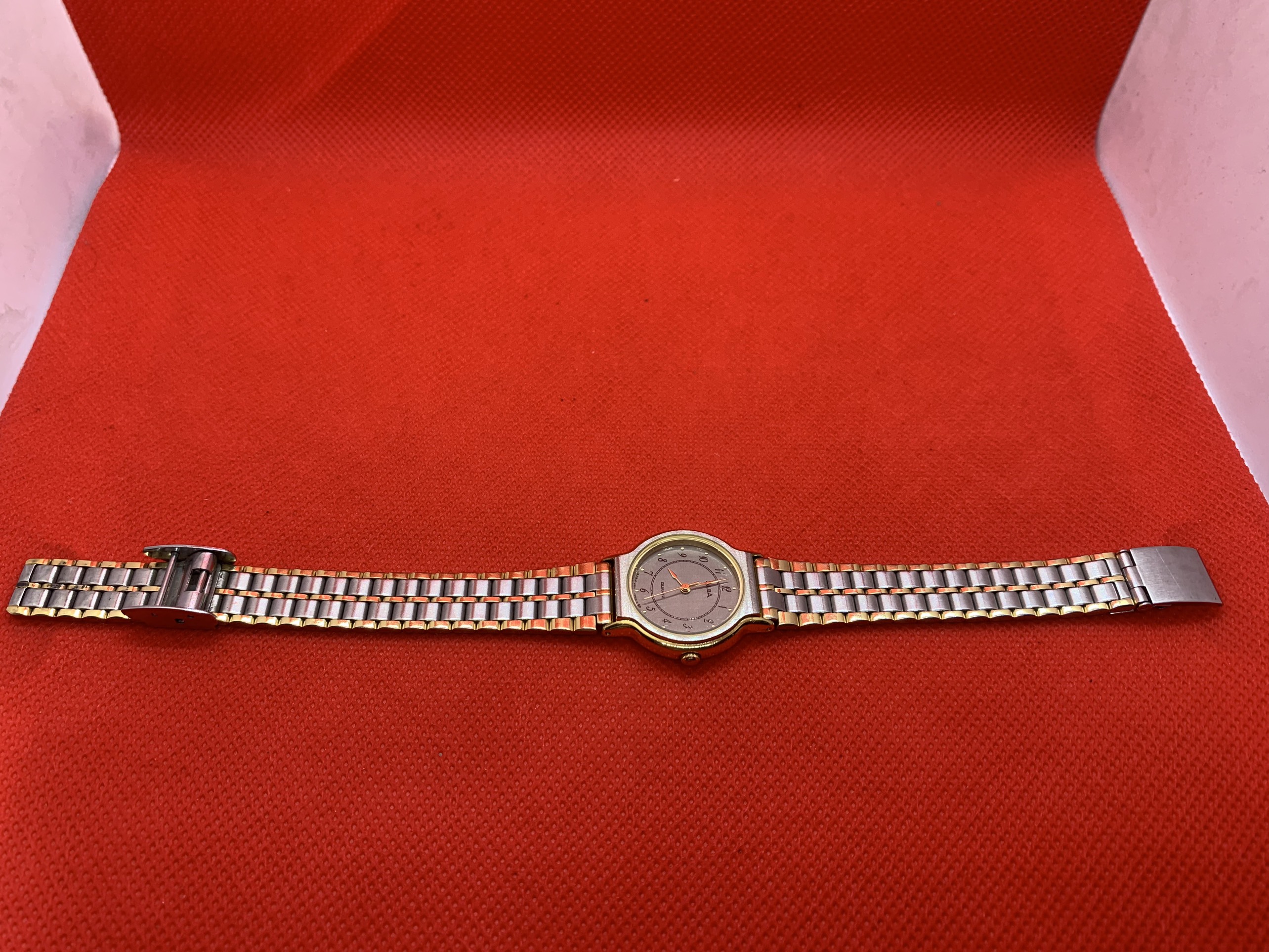 Đồng hồ nữ hiệu Alba size 25
