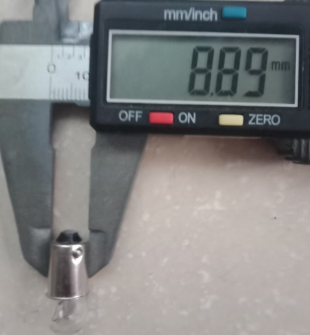 BÓNG ĐÈN SỢI ĐỐT ĐUÔI GÀI 9MM BA9S 24V 3W
