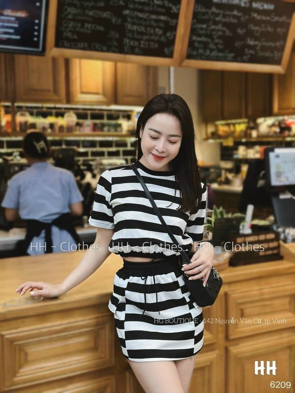 Set bộ sọc áo croptop tay ngắn cổ bẻ ôm eo cột dây phối chân váy ngắn, Set kẻ sọc ngang áo tay ngắn cổ tròn khoét hở lưng cột dây kèm chân váy bút chì