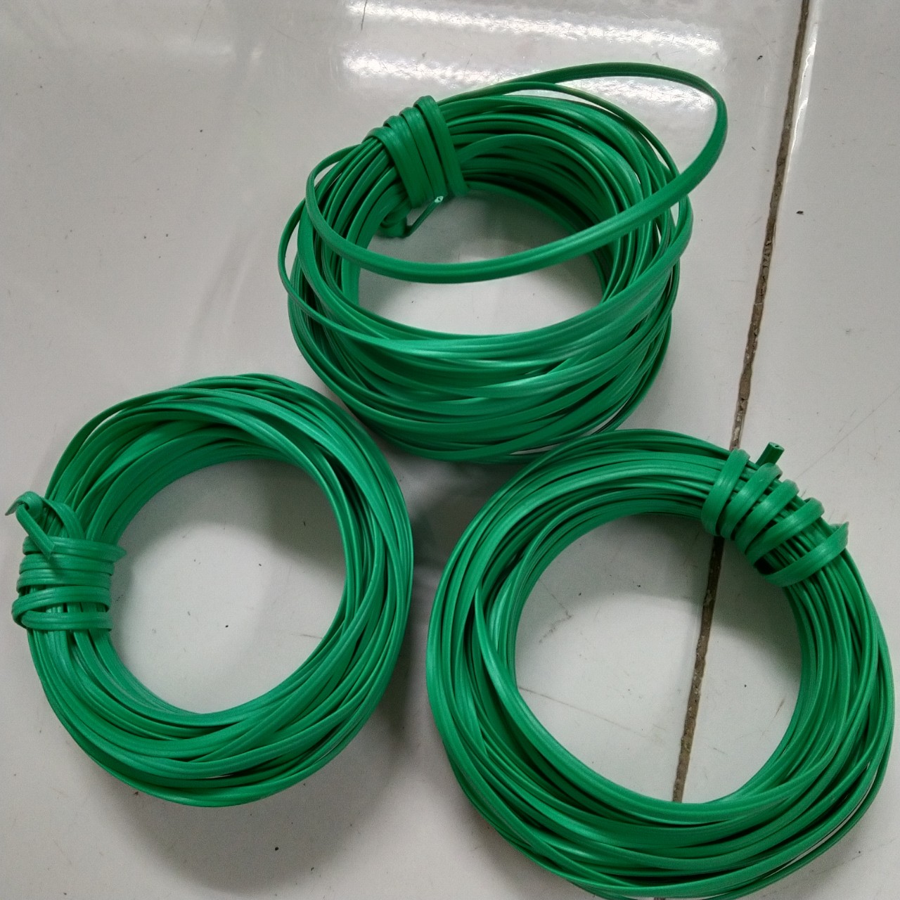 Dây buộc kẽm bọc nhựa màu xanh 10m/cuộn