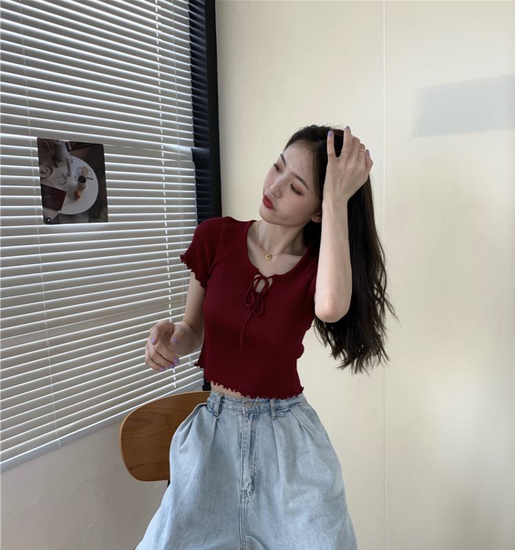 Áo thun nữ thắt nơ cổ xinh xắn