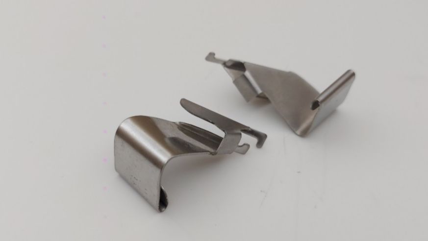 Cữ chống quăn mép vải máy vắt sổ ,4 chỉ và 5 chỉ