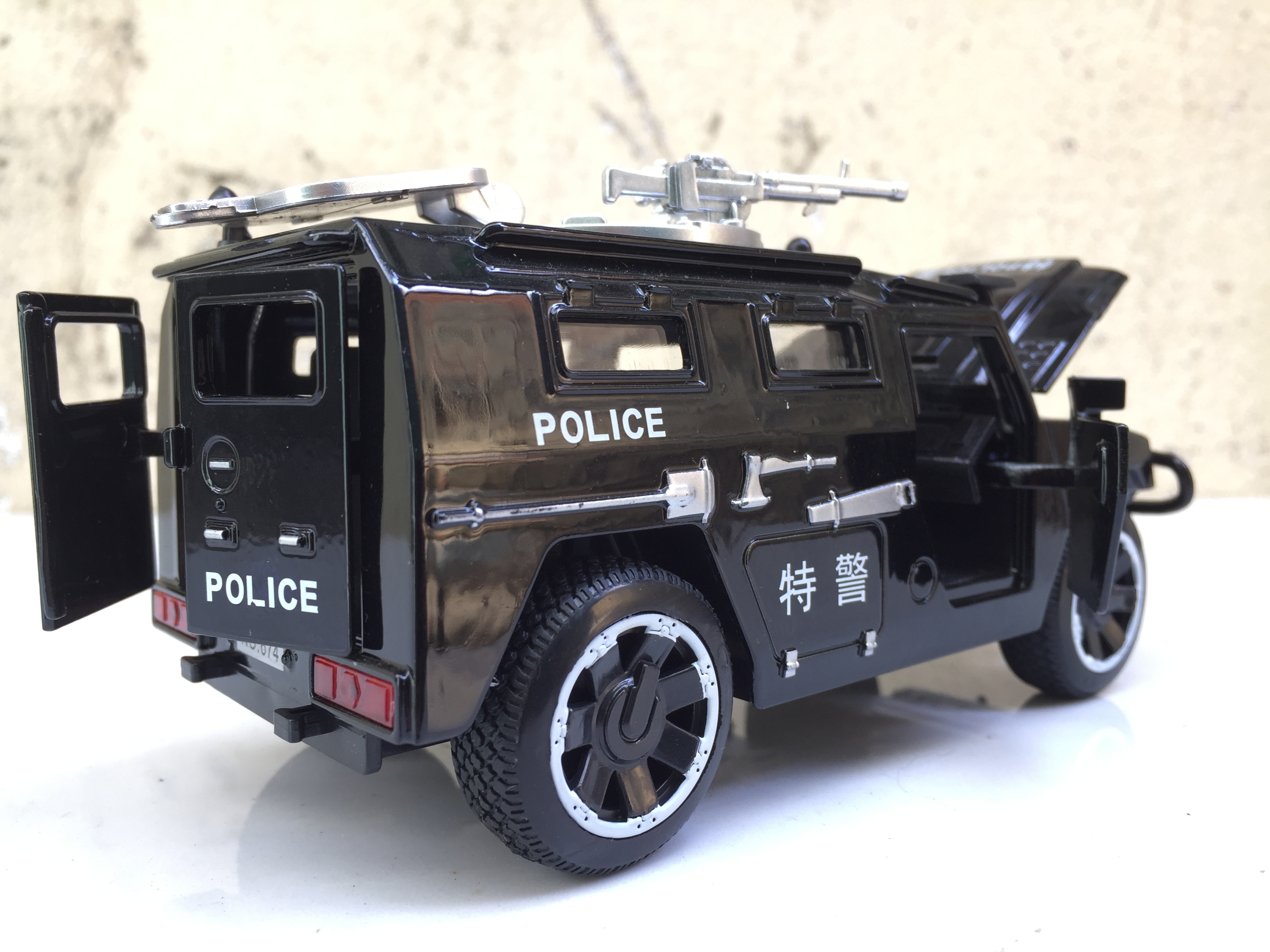 Mô hình xe Bọc thép Dongfeng Mengshi 4x4 1:24