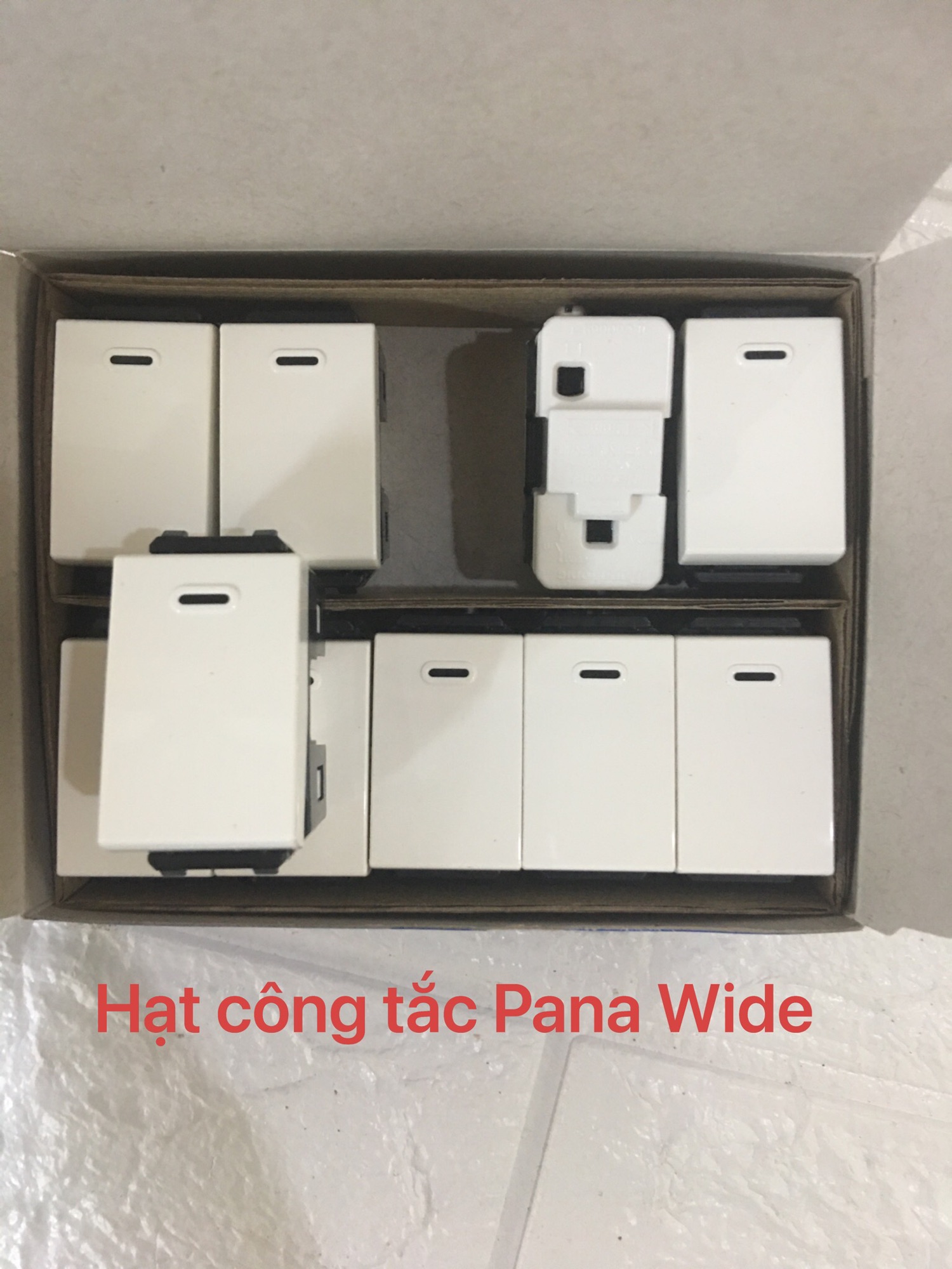 1 hộp hạt ổ cắm,công tắc panasonic wide