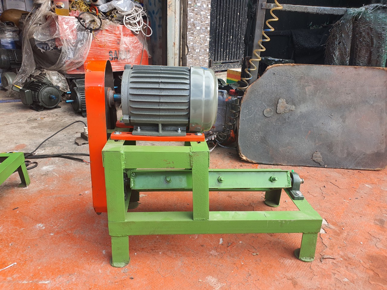 Máy duỗi sắt trung  ( có motor)