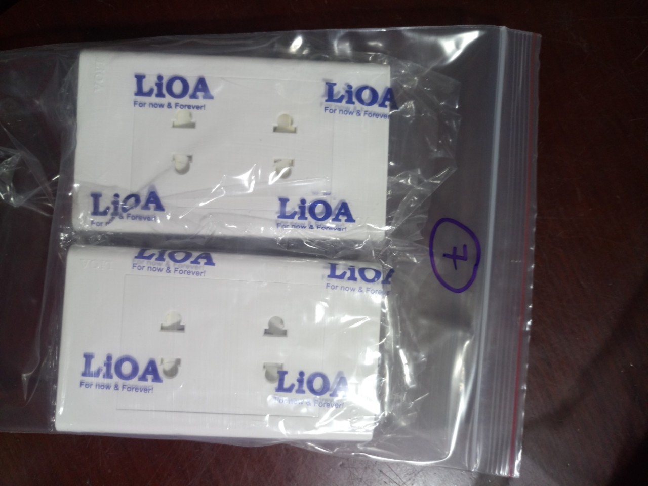 [HCM]Combo 13 bo công tắc ổ cắm LiOA - COMBOAHIEU