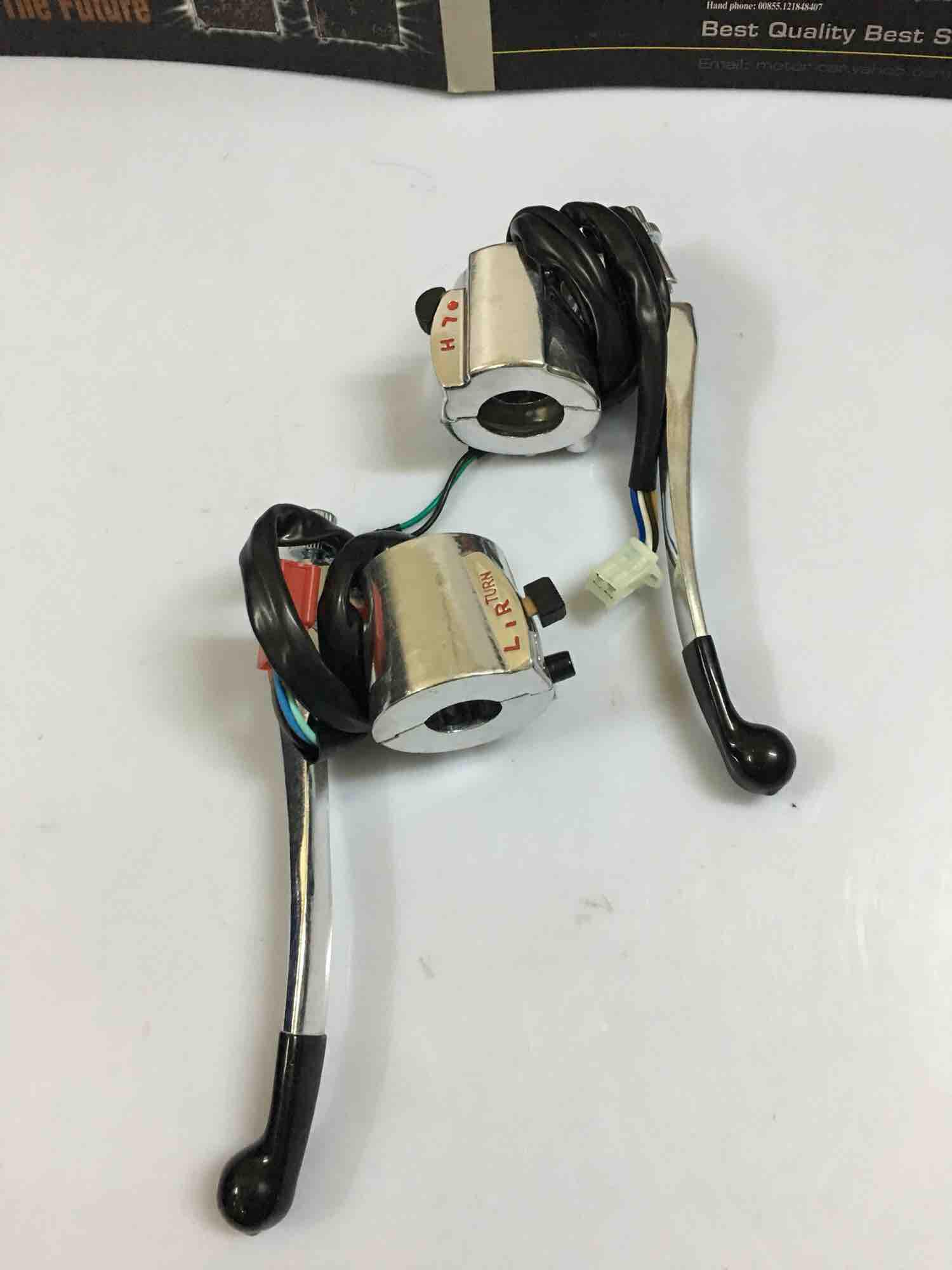 [HCM]Bộm cùm công tắc xe 67 trắng