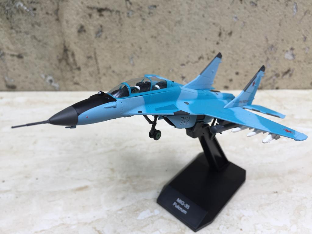Mô hình Máy bay MIG 35 - 1:100