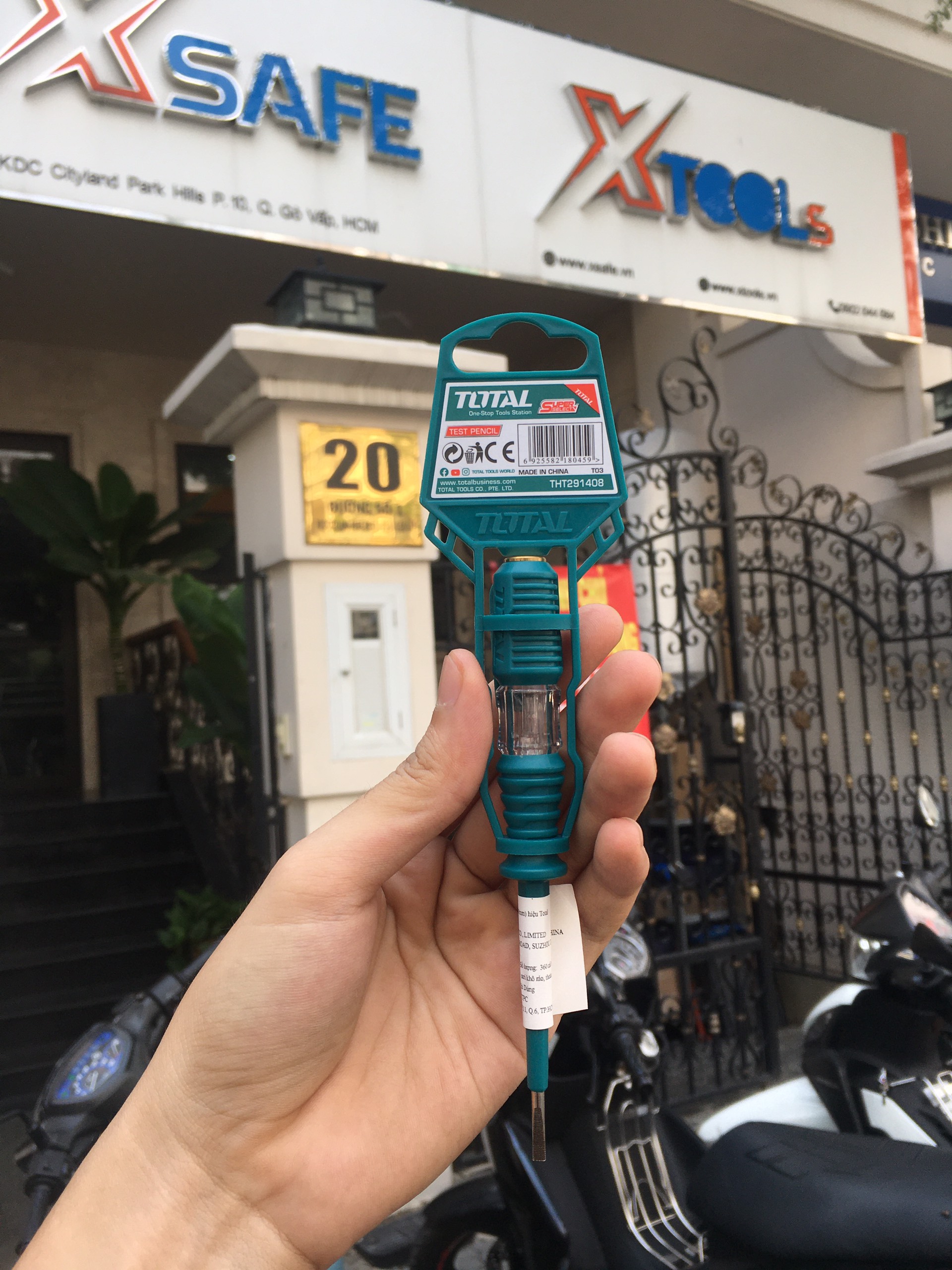 Bút thử điện TOTAL chất liệu nhựa tổng hợp cao cấp Bút điện từ nhựa tổng hợp cao cấp chịu nhiệt tốt chống ăn mòn THT291408