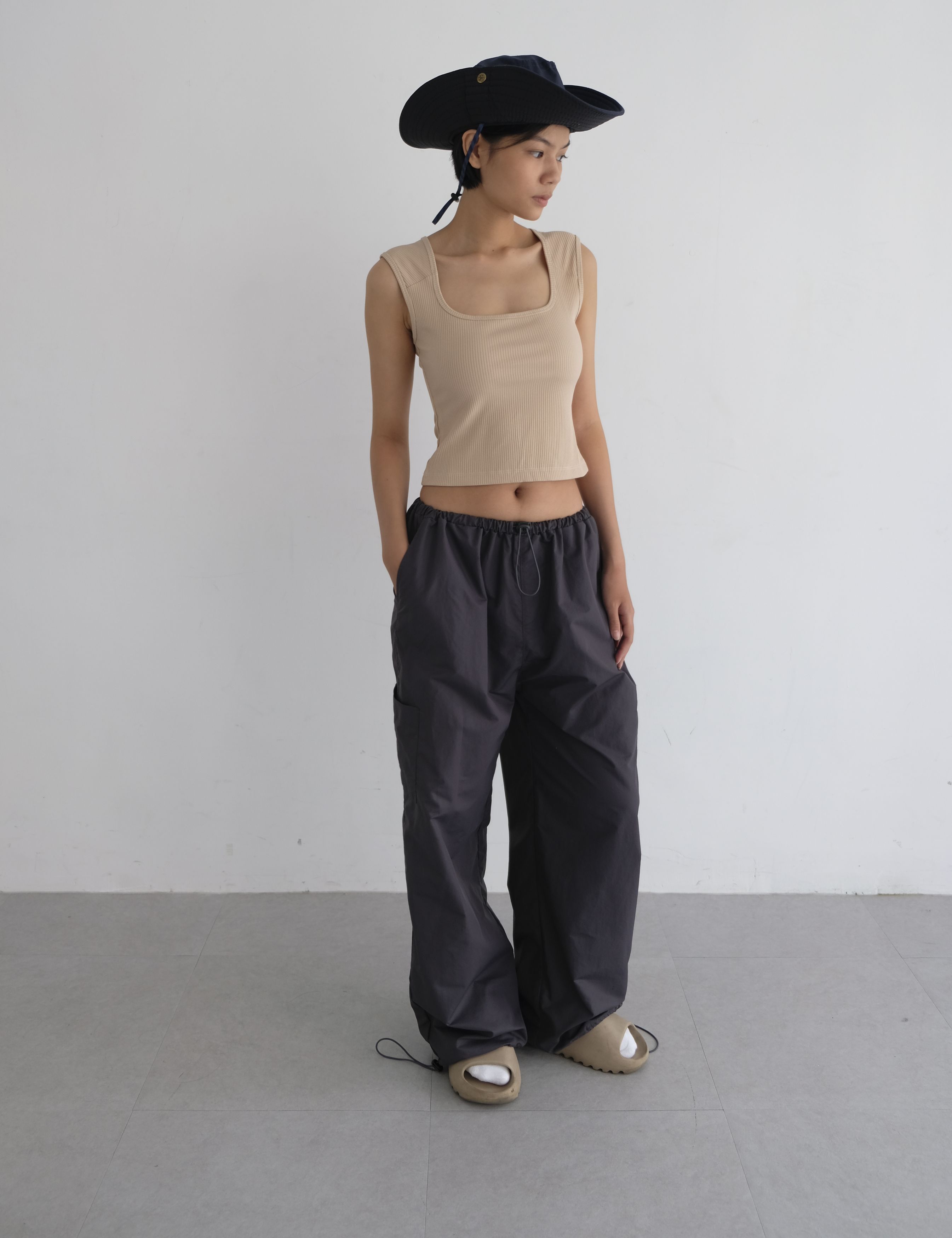 OLALASTUDIO Quần dù lưng thun cạp trễ basic Cargo Pants