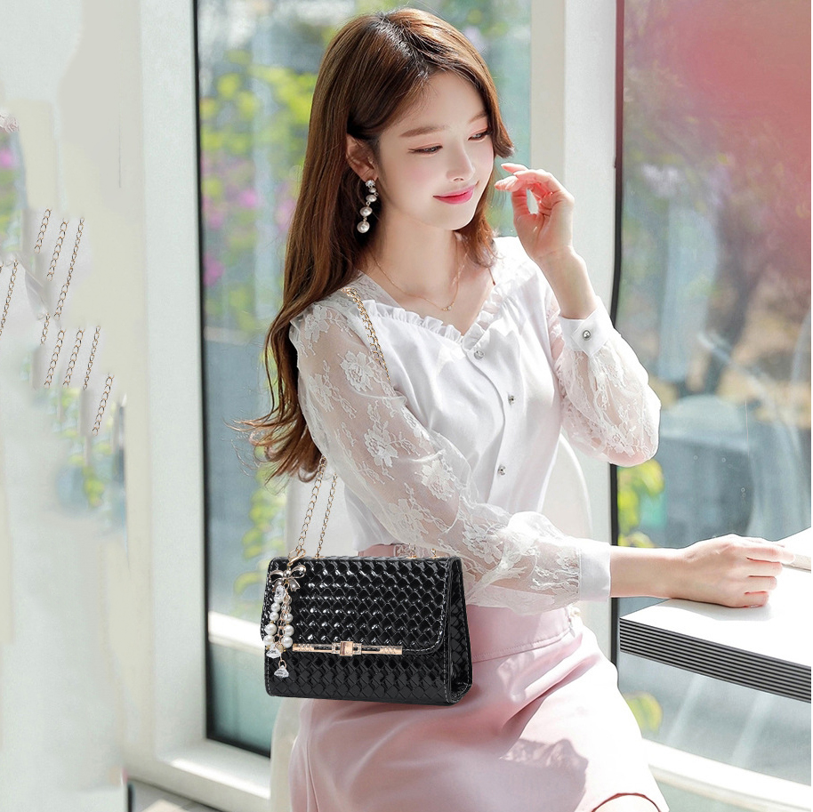 Túi Đeo Chéo Thời Trang Kẻ Caro - Đen
