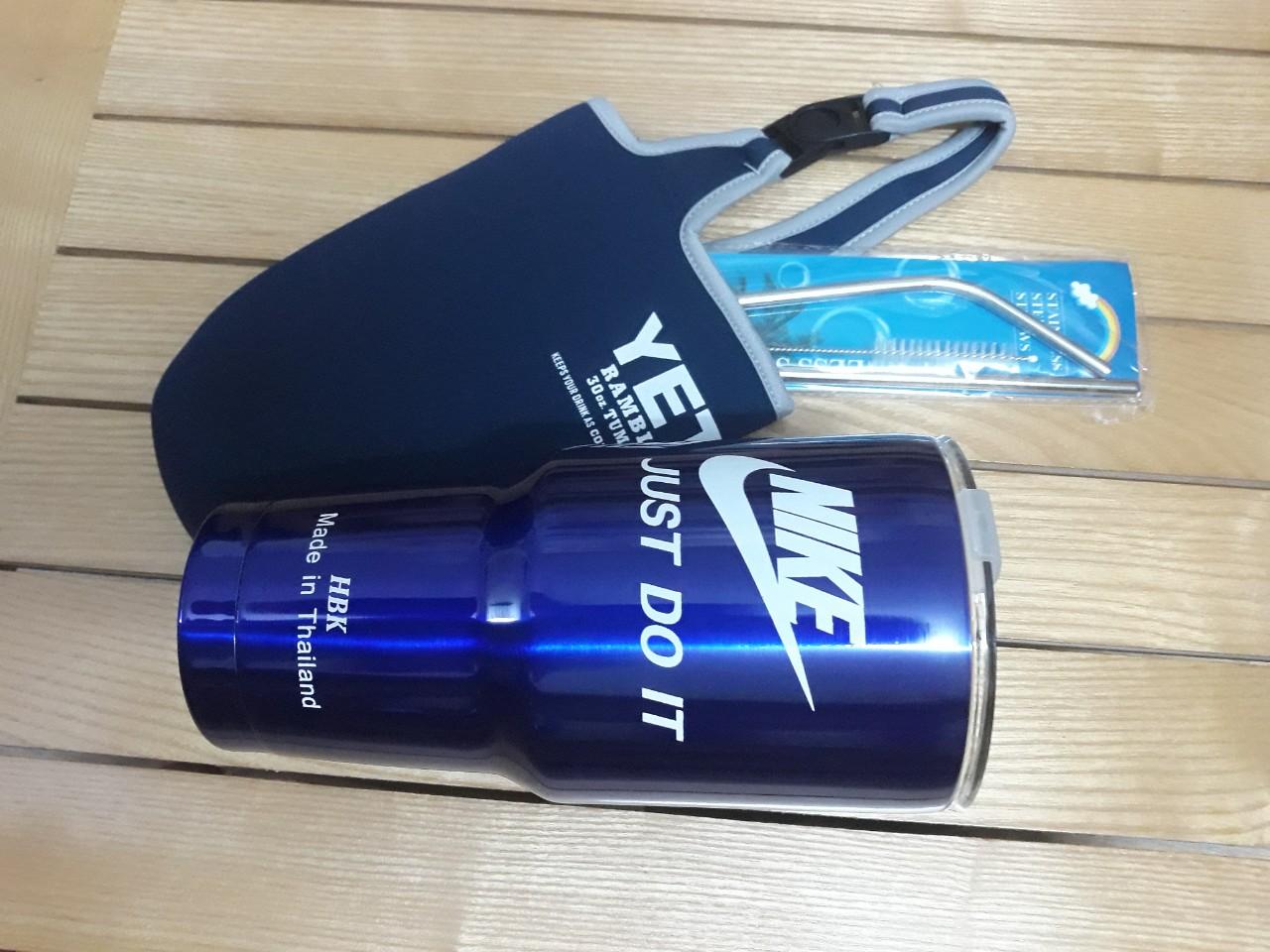 Ly Giữ Nhiệt Logo Nikee 900ml Thái Lan