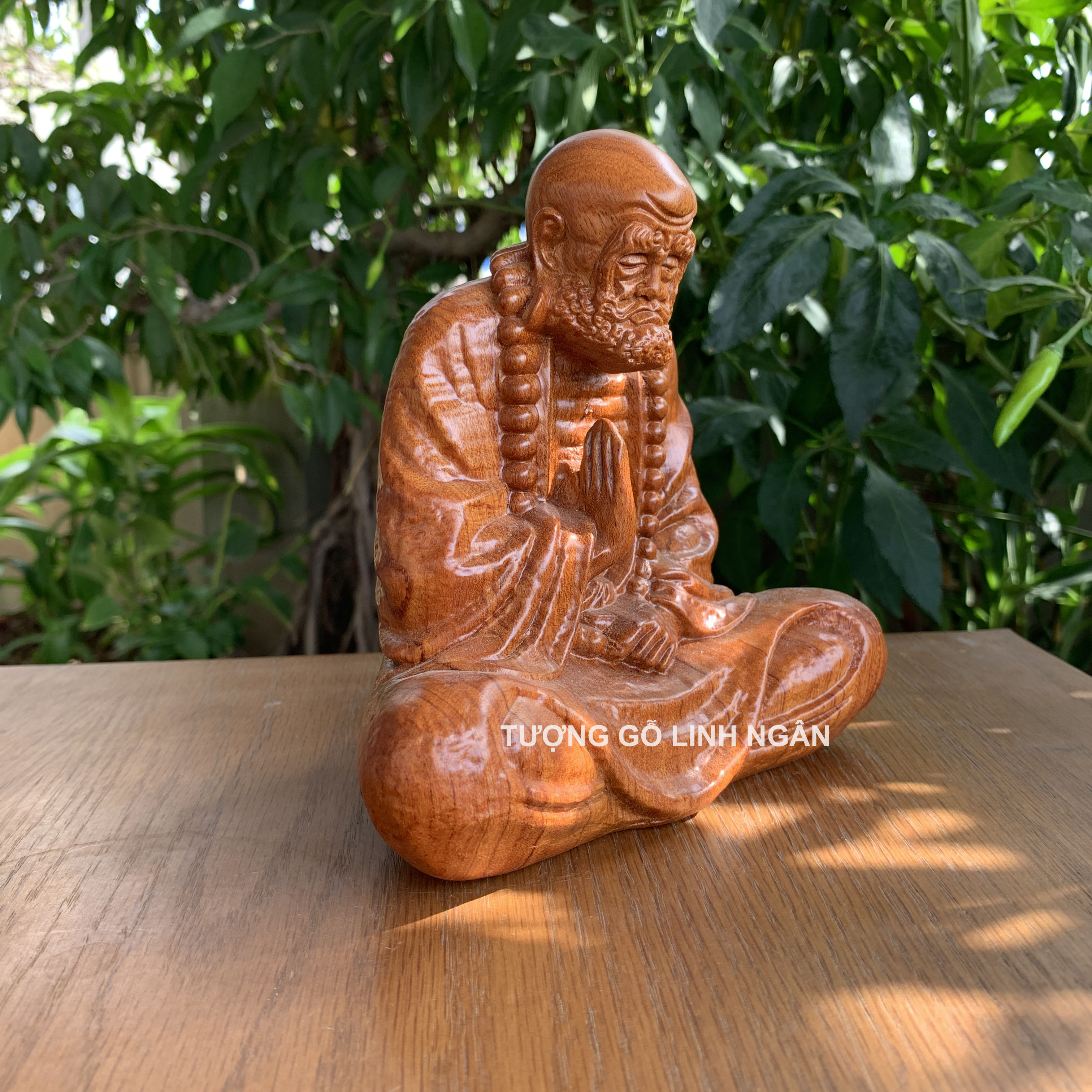 Tượng Đạt ma gỗ hương