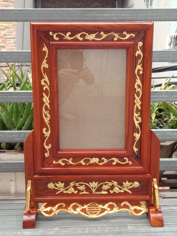 Khung ảnh thờ gỗ hương (kt ảnh 20 x 30 cm)