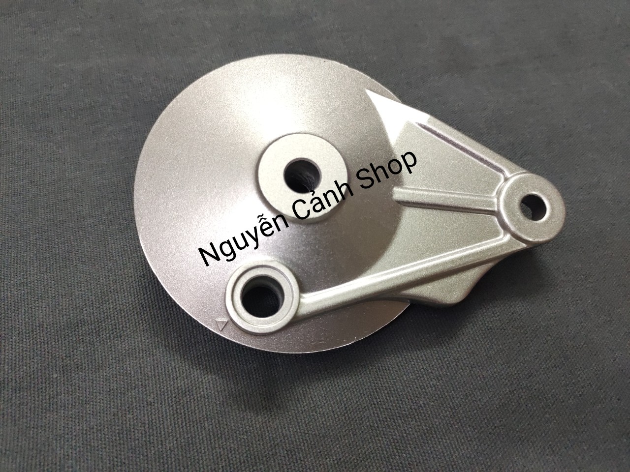[HCM]má đùm sau wave S110 màu bạc