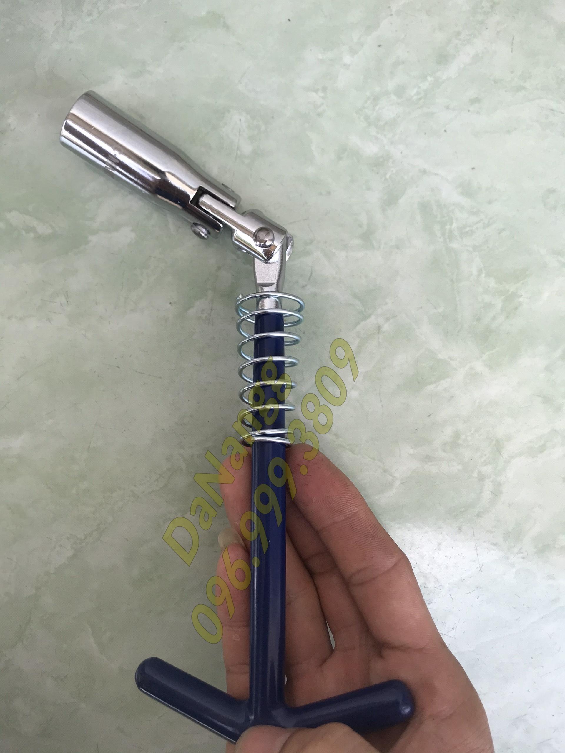 Đầu tuýp lắc léo mở bugi xe máy 16