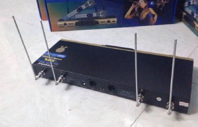Micro SHURE KTV 9090U – Micro không dây đúc nguyên chiếc