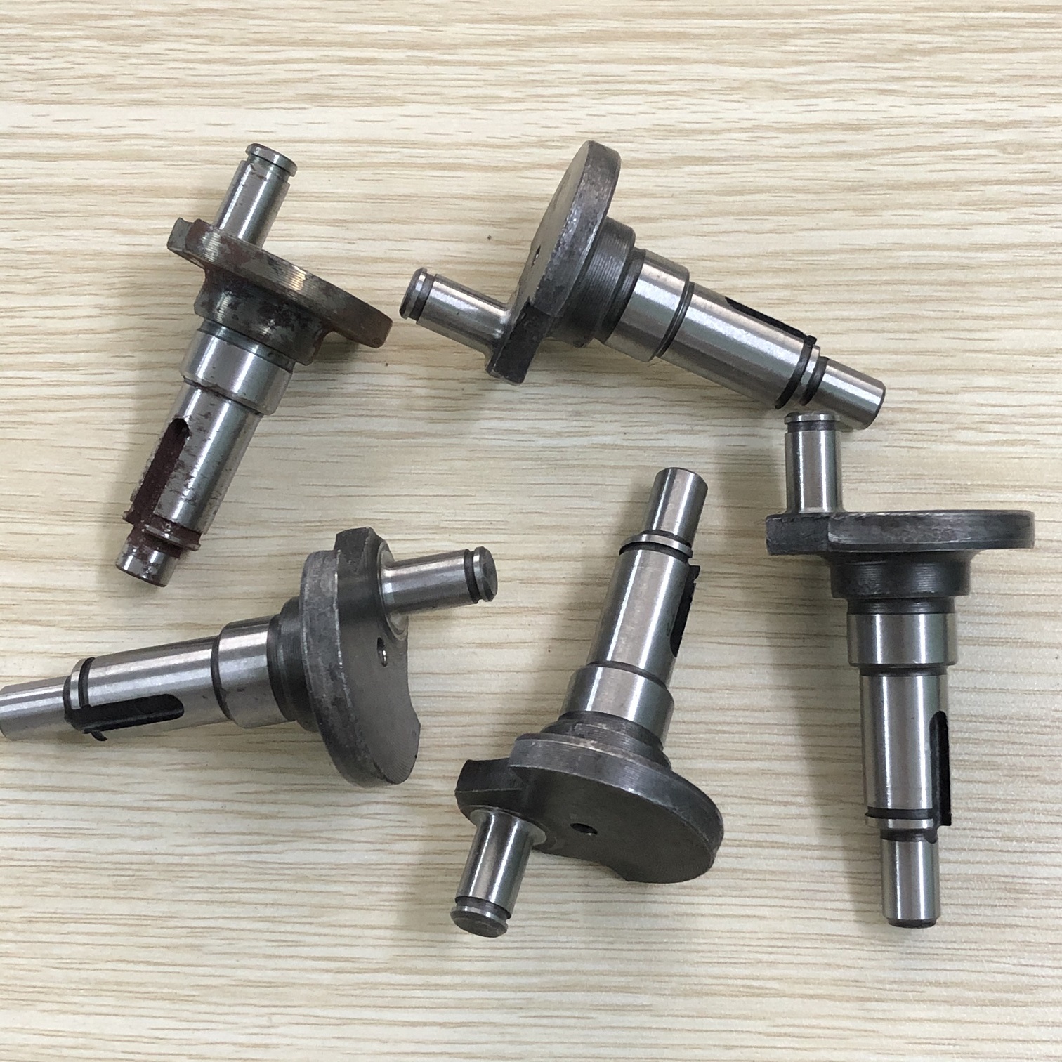 Trục khuỷu khoan đục 2 chức năng bằng thép