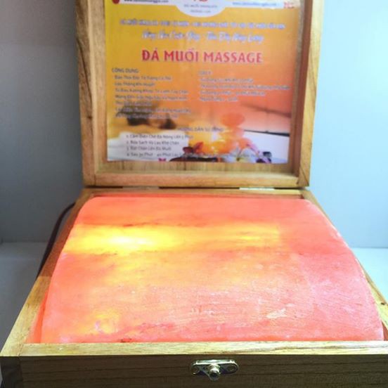 Hộp Đèn Đá Muối Himalaya Mặt Cong Massage Chân