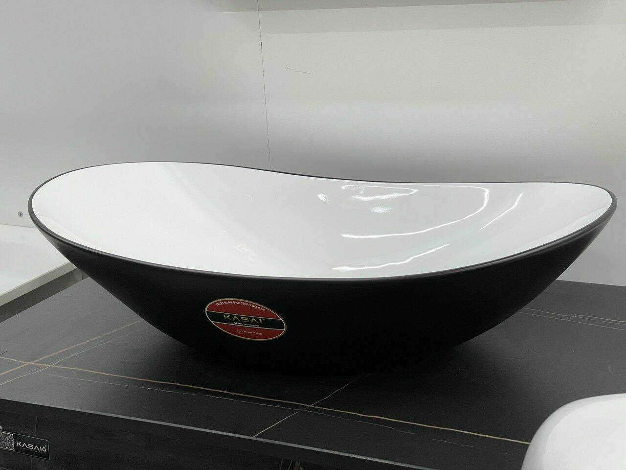 Lavabo thuyền cao cấp. Giá gốc 3400000đ.