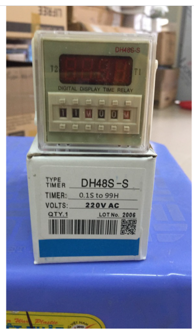 Rơ le thời gian (công tắc hẹn giờ) Omron DH48S-S đã kèm đế
