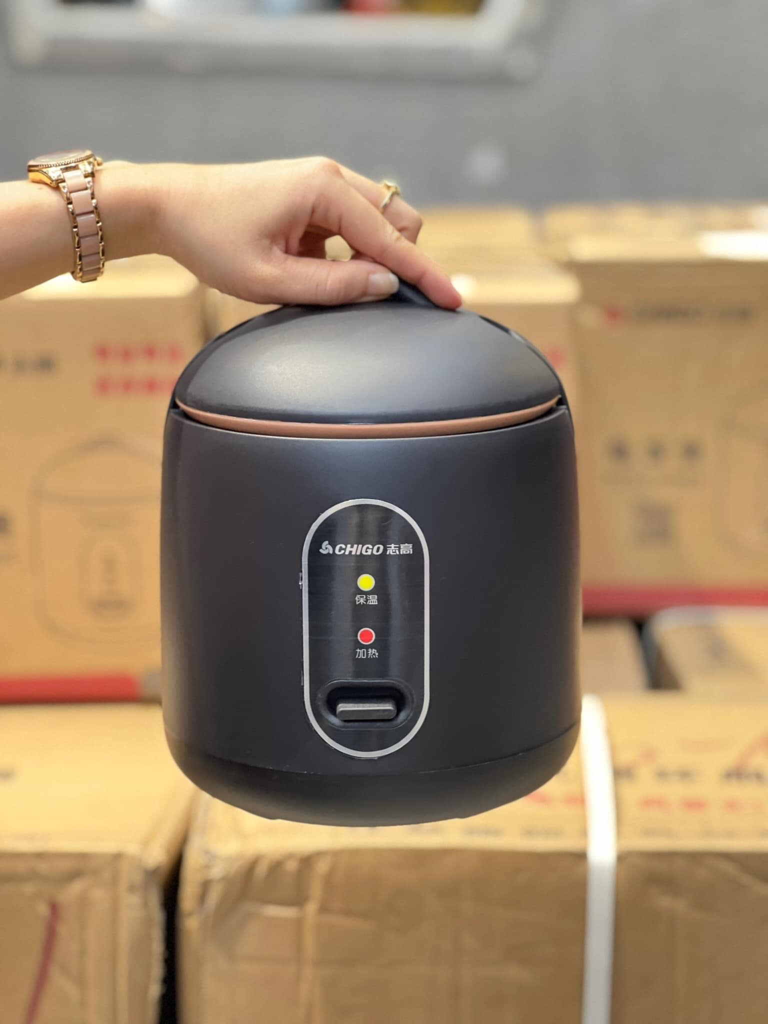 NỒI CƠM MINI CHIGO DUNG TÍCH 1.2 LÍT TIỆN LỢI