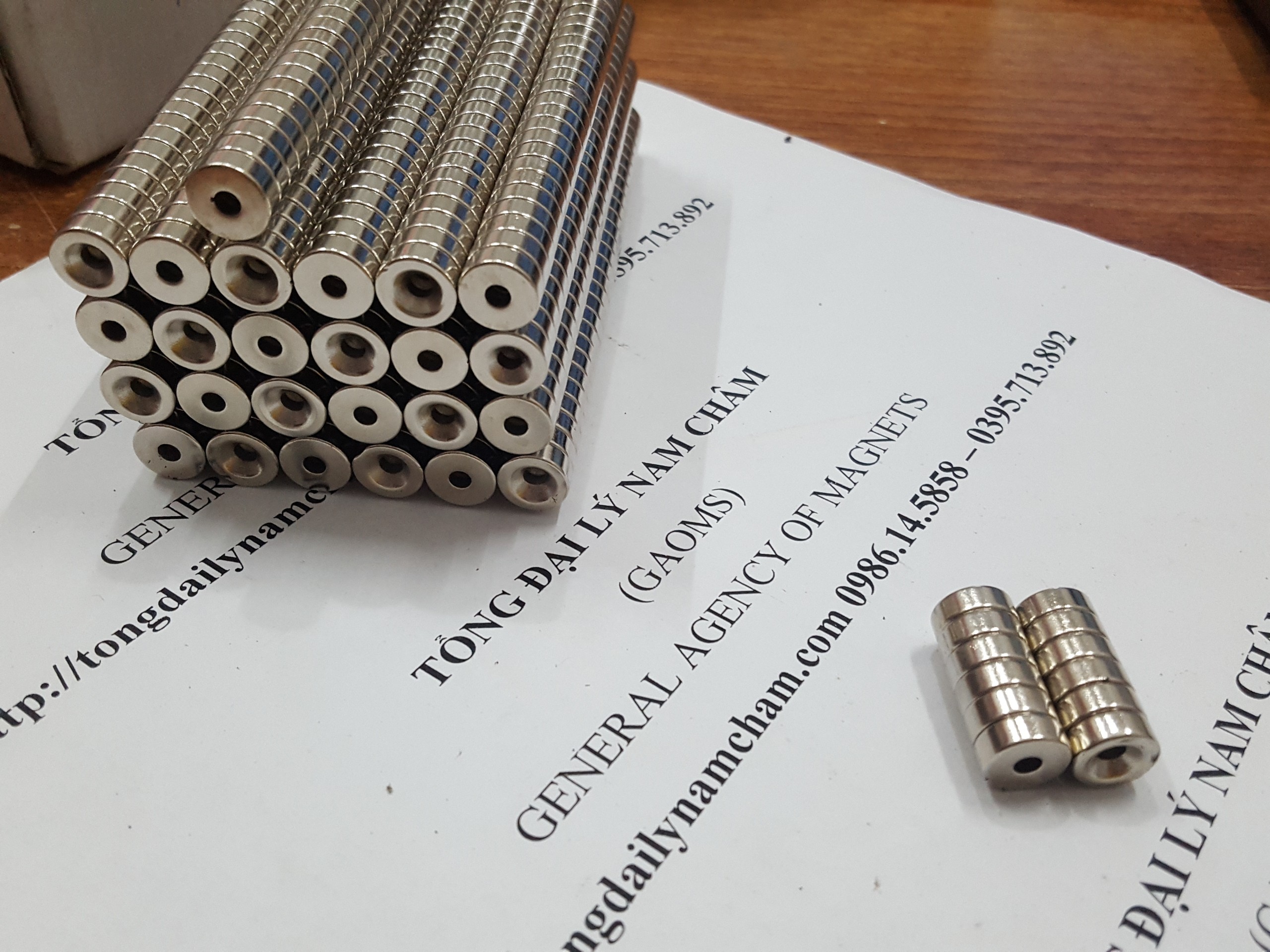 20 viên nam châm 10x4 lỗ 3.5mm