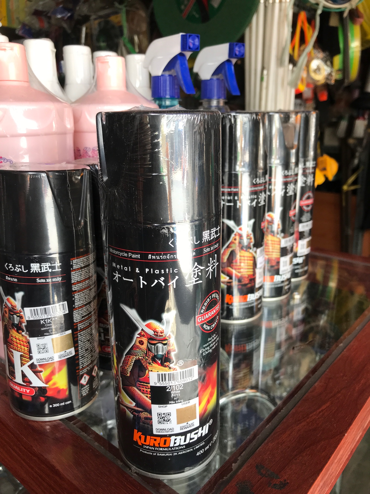 Sơn samurai màu trắng - white 2/102