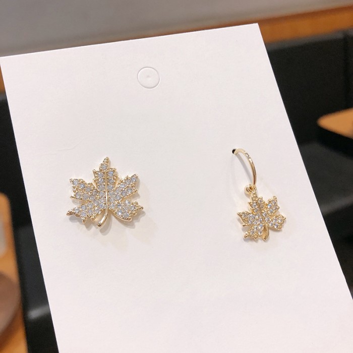 Bông tai nữ khuyên tai cá tính sang trọng cute S925 kim bạc bông tai bất đối xứng chiếc lá dát zircon Honey Stars-716451