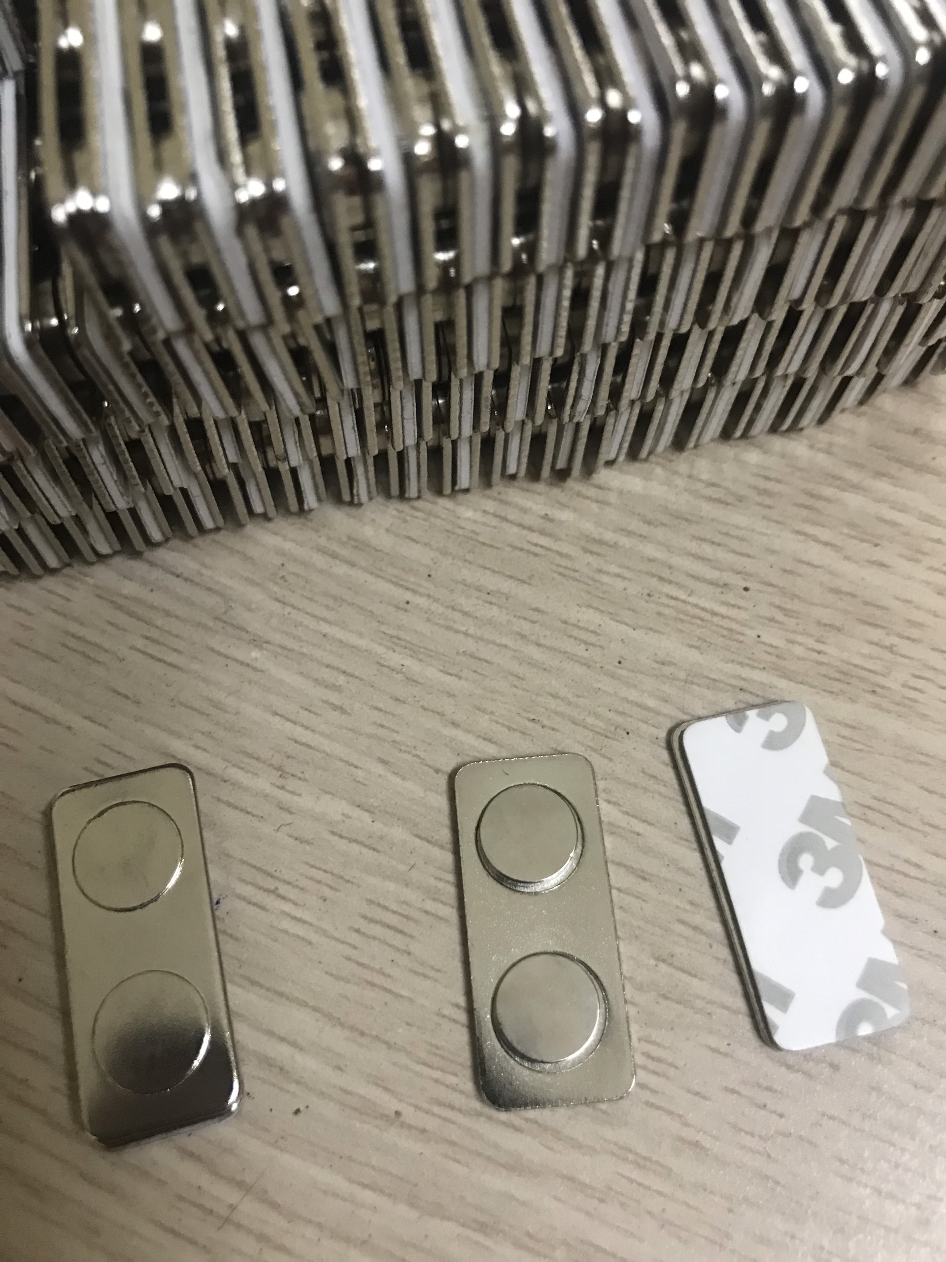 Thẻ tên nam châm KT 30X13MM