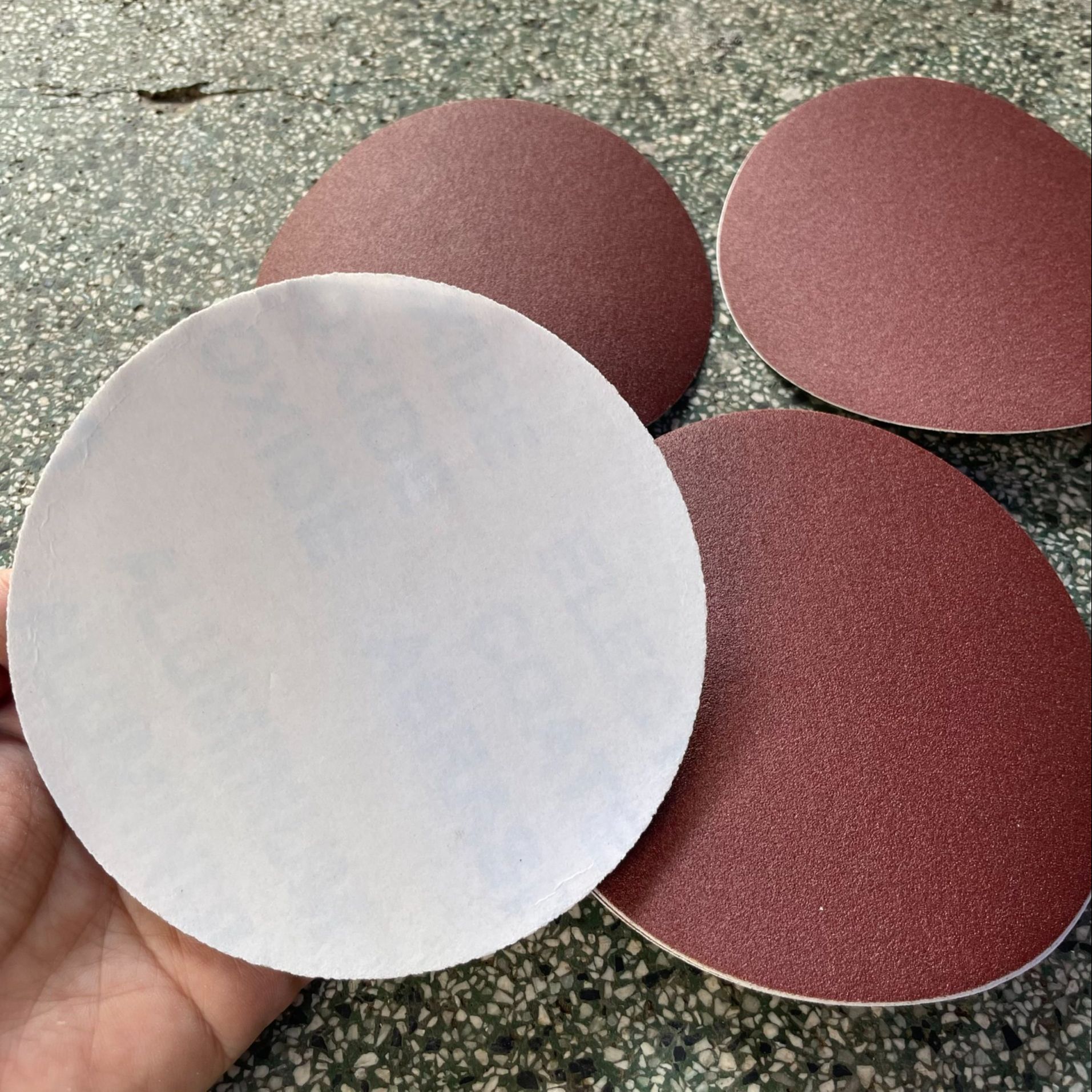 Nhám tròn 125mm ( 5 inch ) dán keo- 1 hộp 100 tờ