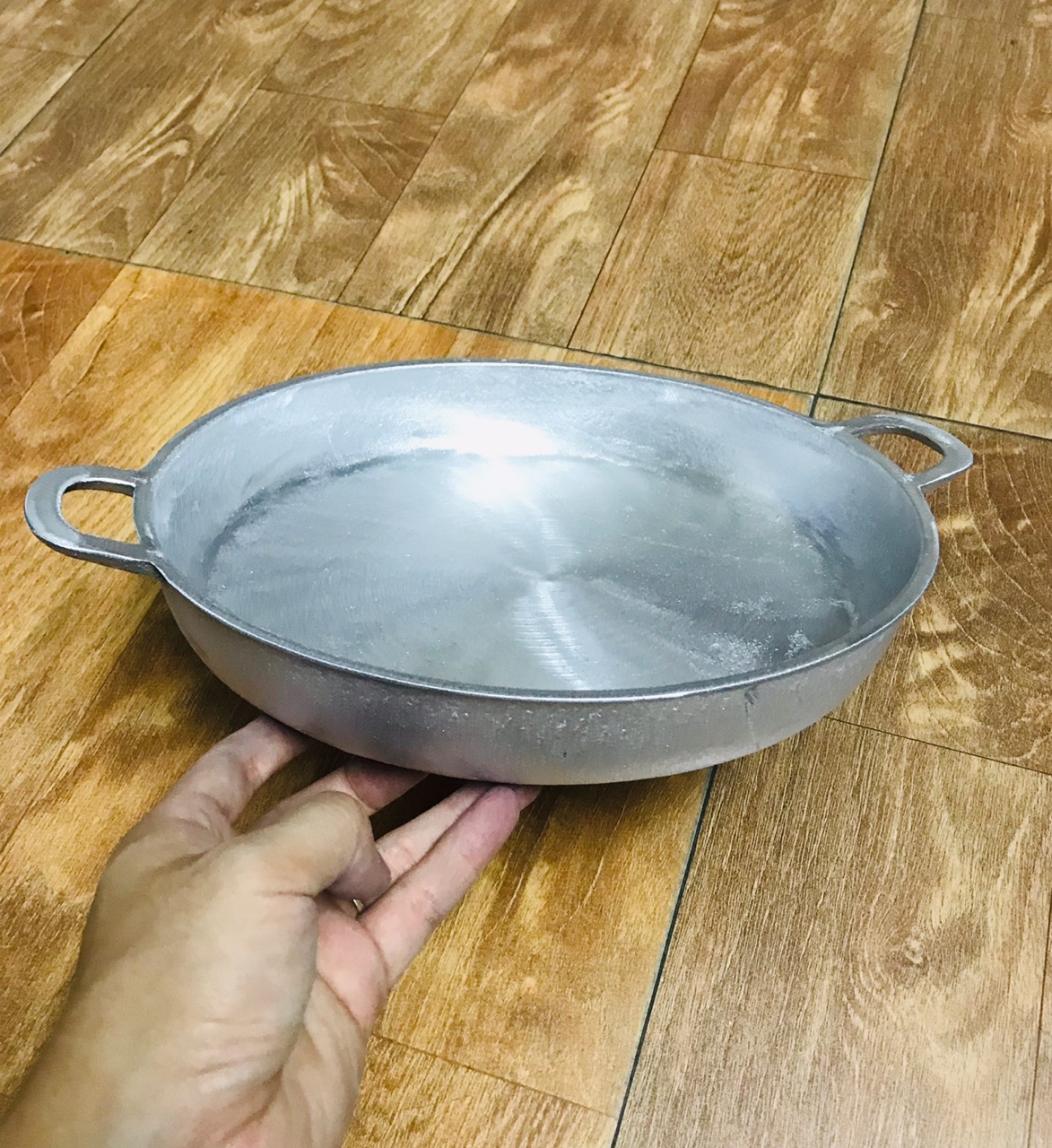 CHẢO GANG ĐÚC THỦ CÔNG LÀNG NGHỀ 27CM ĐÁY BẰNG