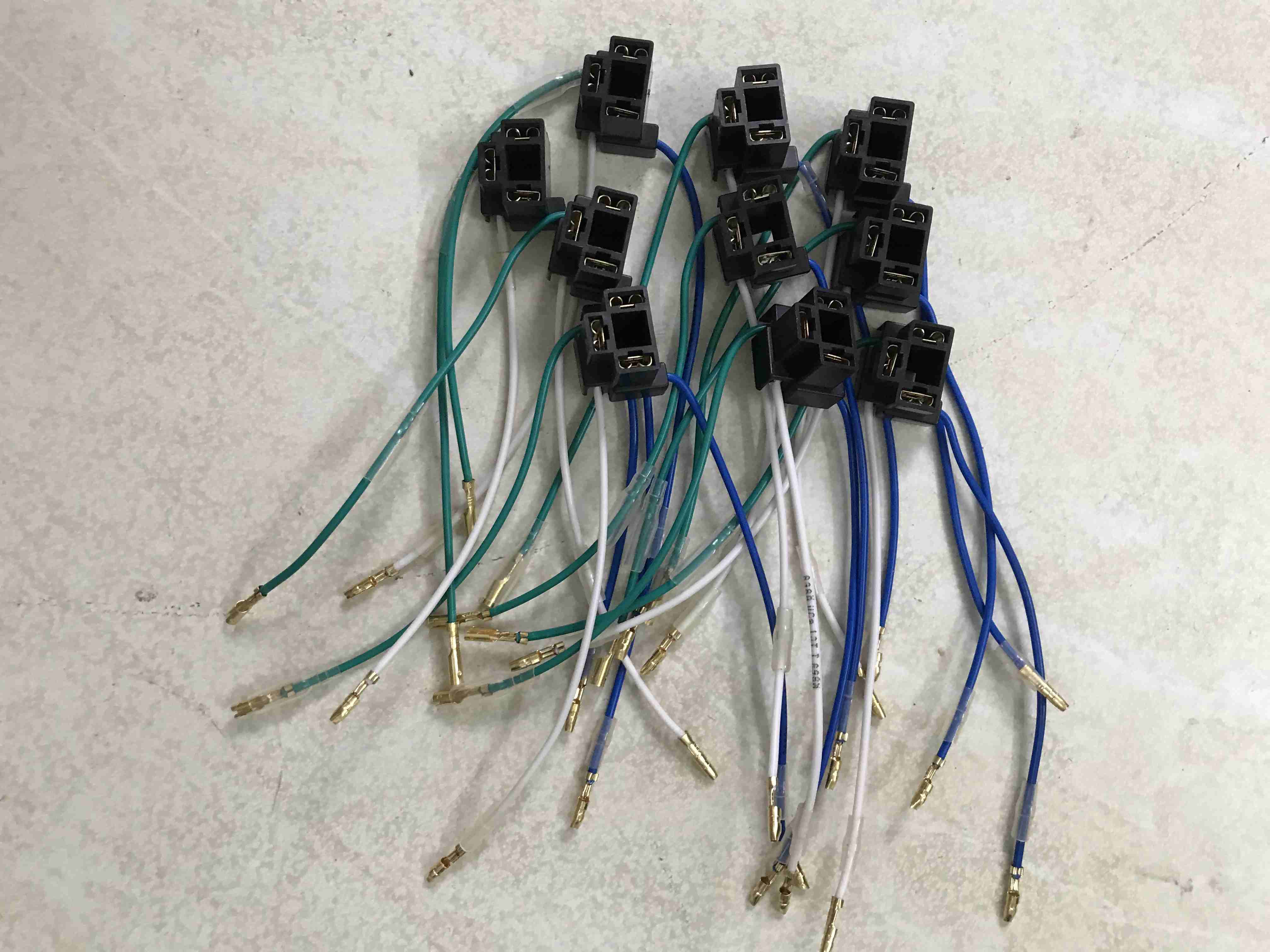 [HCM]Đuôi đèn H4 - 3 chân ( có đầu ghim cos )