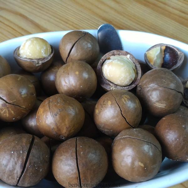 Hạt mắc ca 0,5kg ( tặng đồ tách hạt)