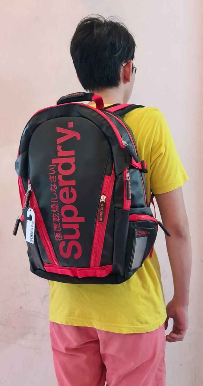 Balo Superdry tiện ích chống nước