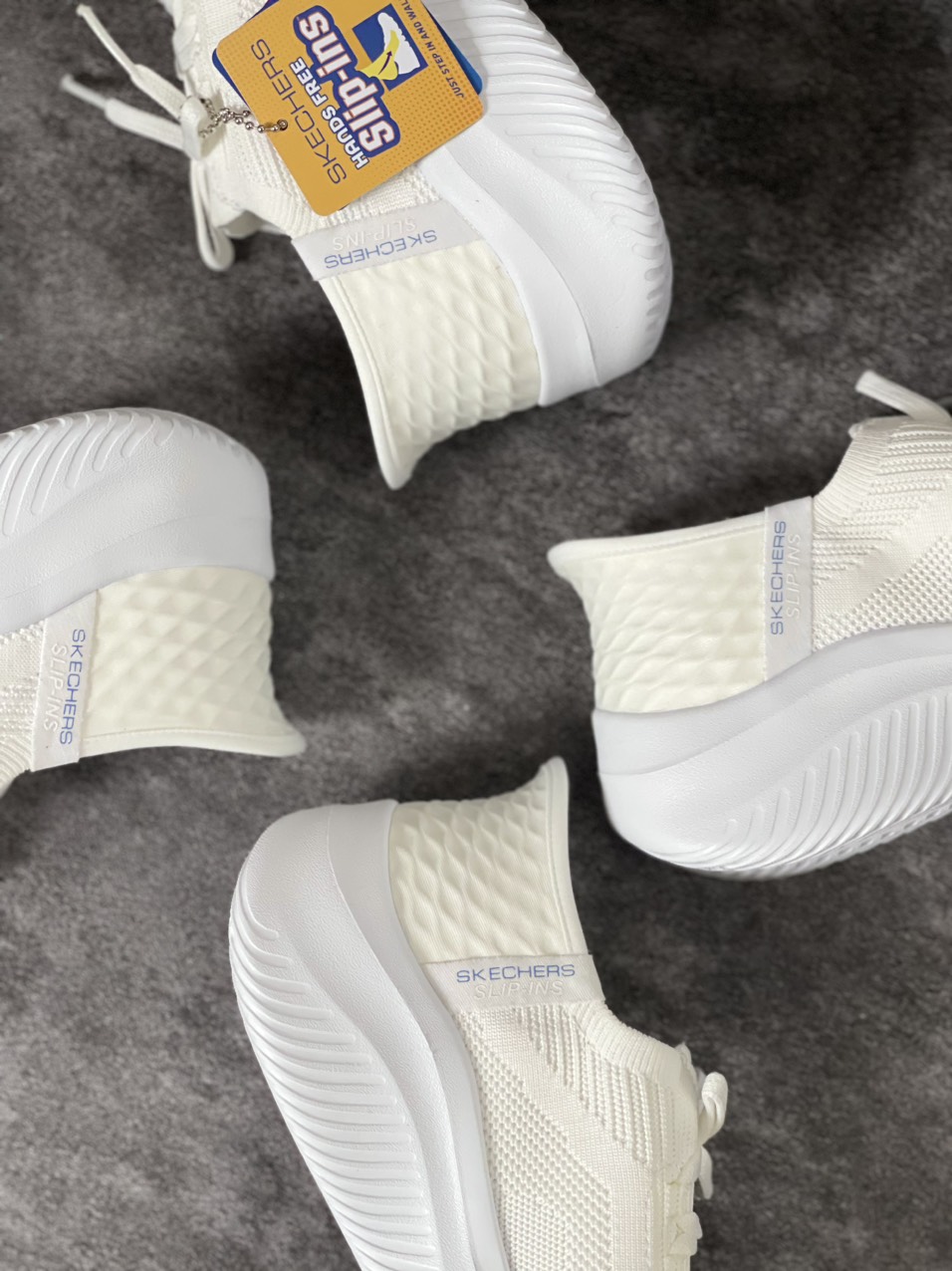 Giày Skechers trắng slip-ins