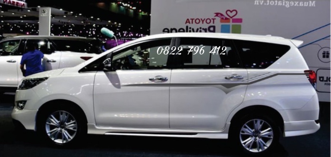 Tem dán sườn xe Innova mẫu mới I021