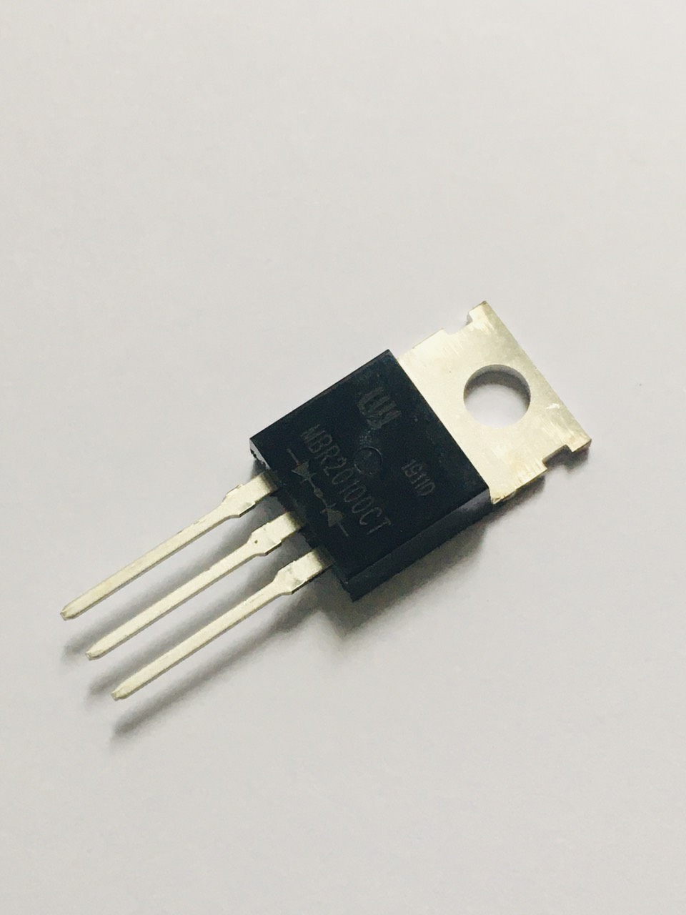 Đi ốt Diode Schottky MBR20100CT 20A 100V-TO220