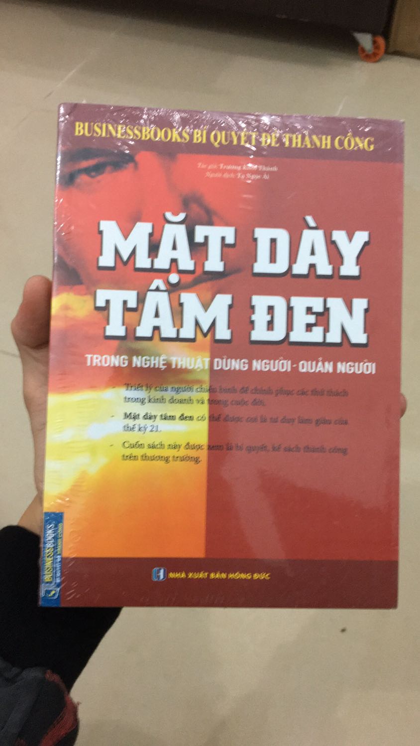 Sách - Mặt dày tâm đen