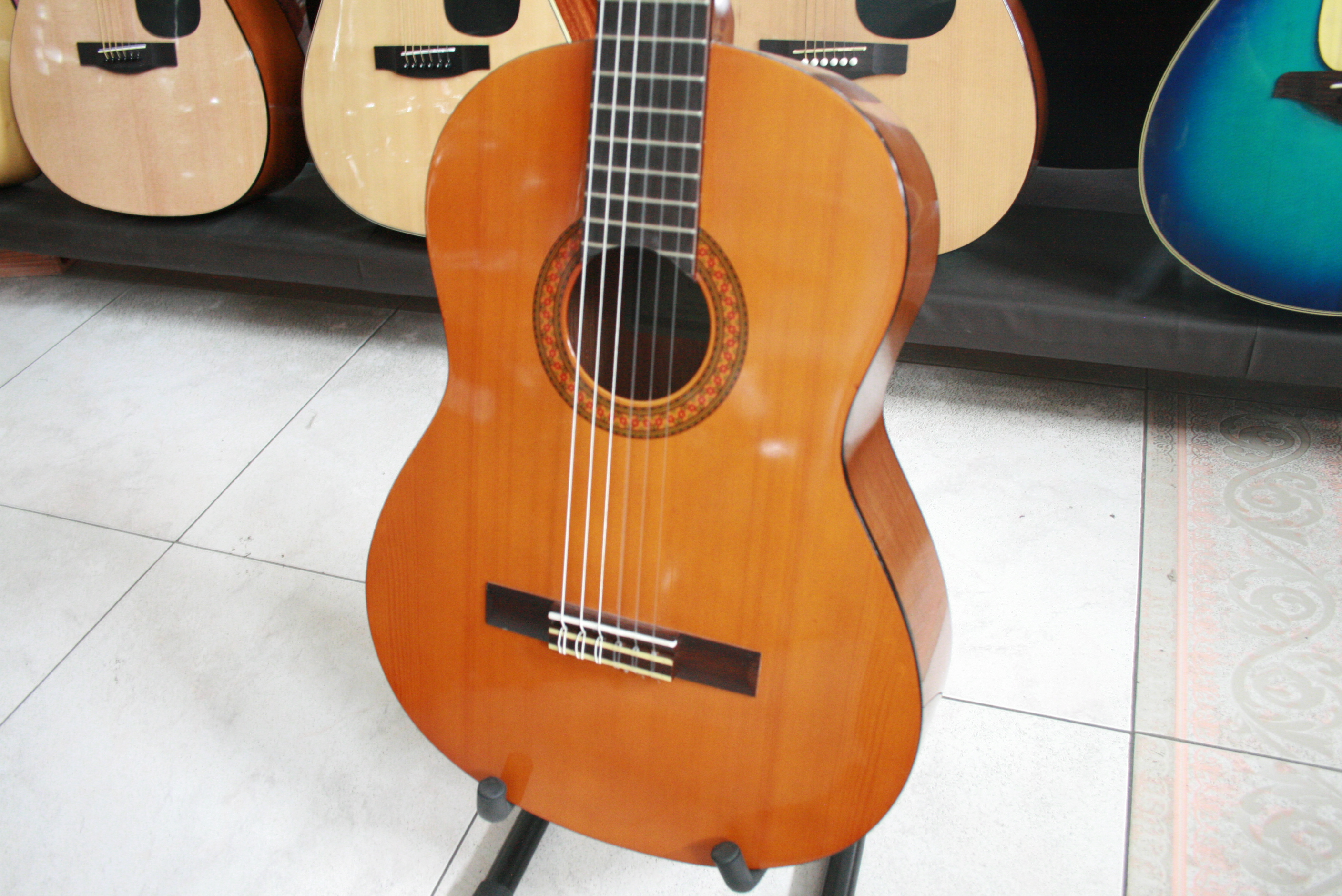 Đàn guitar chính hãng Yamaha Classic C40II dành cho người bắt đầu học