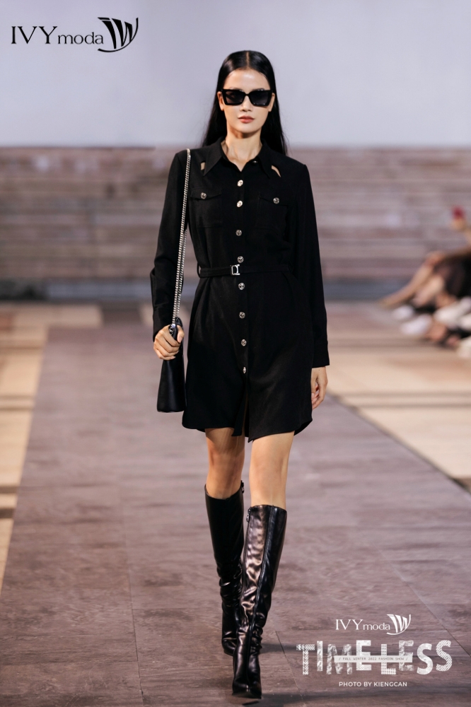 Đầm sơ mi nhung cut out IVY moda MS 48M8003