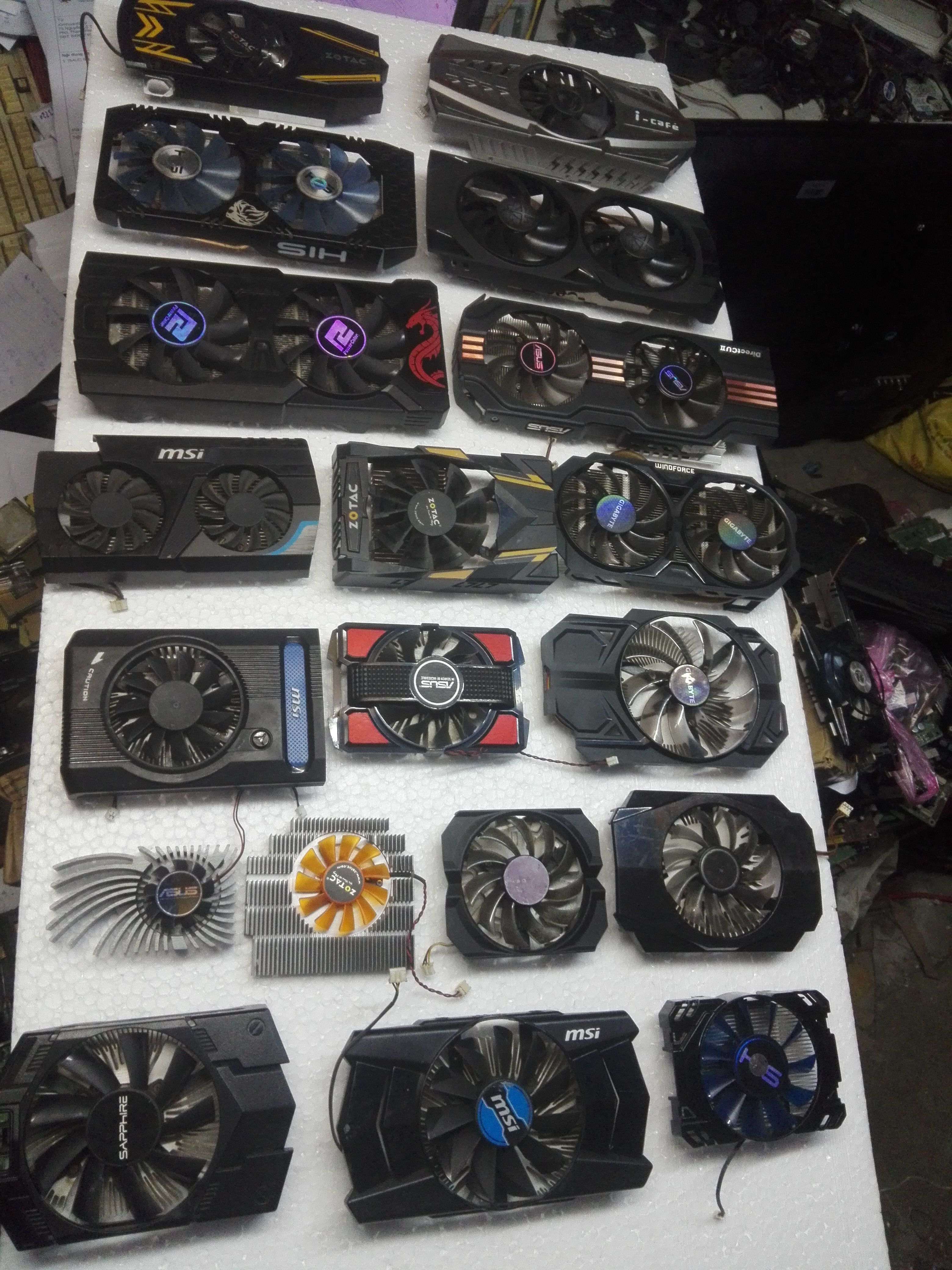 Quạt Fan tản nhiệt Card VGA các loại Giga Asus MSI Nvidia AMD Ati