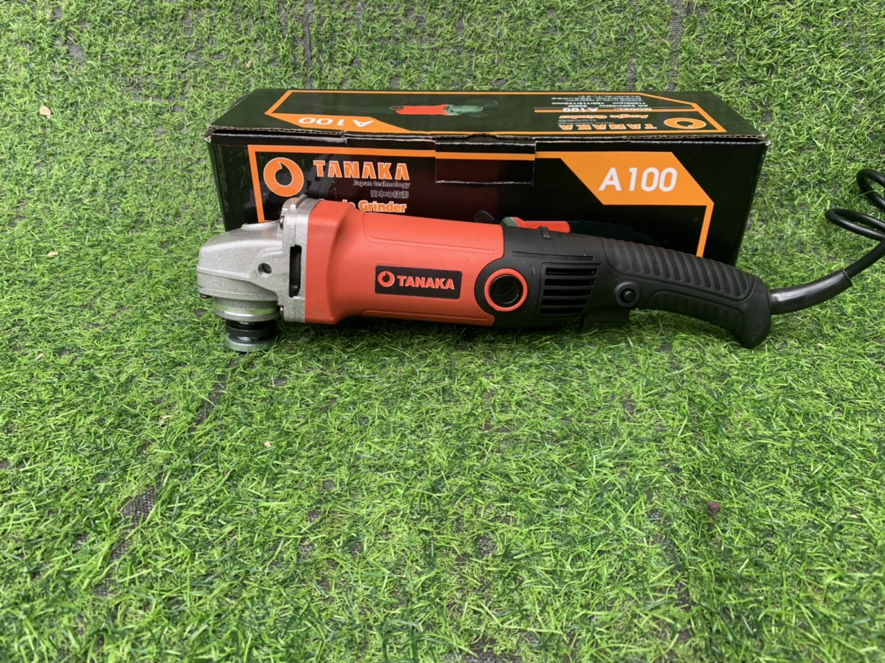 Máy mài tanaka 950w,tặng kèm lưỡi cưa xích