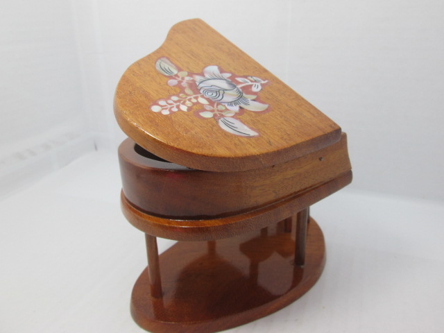 Đàn Piano trang trí