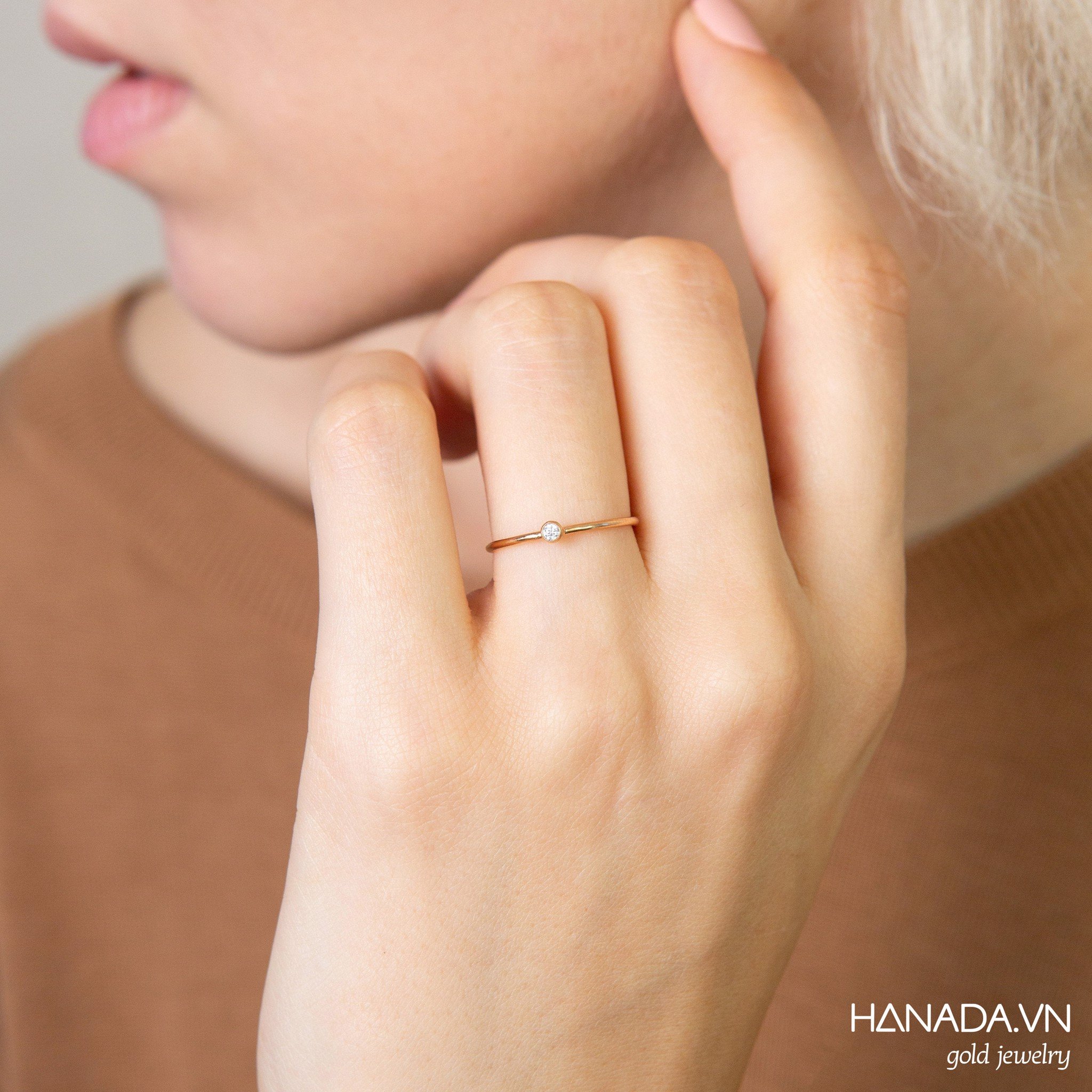 Nhẫn Vàng 14K Hanada 1 Viên Đá 2mm Đơn Gỉan